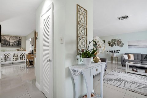 Villa ou maison à vendre à Tamarac, Floride: 3 chambres, 156.26 m2 № 2085160 - photo 9