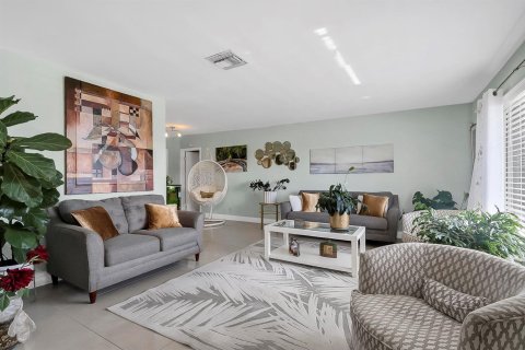 Villa ou maison à vendre à Tamarac, Floride: 3 chambres, 156.26 m2 № 2085160 - photo 8