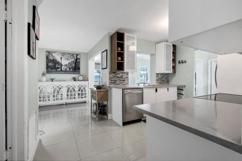 Villa ou maison à vendre à Tamarac, Floride: 3 chambres, 156.26 m2 № 2085160 - photo 14