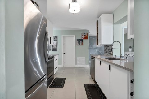 Villa ou maison à vendre à Tamarac, Floride: 3 chambres, 156.26 m2 № 2085160 - photo 19