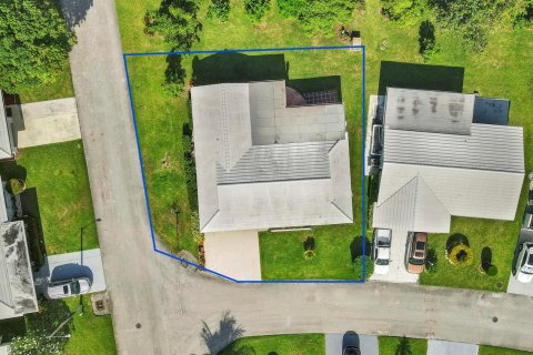 Villa ou maison à vendre à Tamarac, Floride: 3 chambres, 156.26 m2 № 2085160 - photo 5