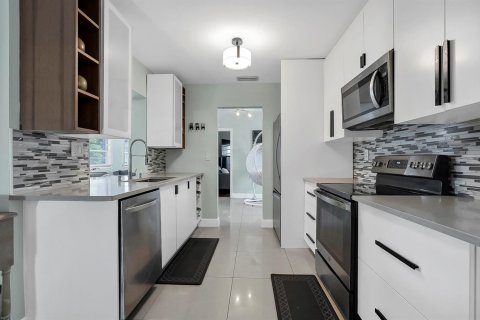 Villa ou maison à vendre à Tamarac, Floride: 3 chambres, 156.26 m2 № 2085160 - photo 18