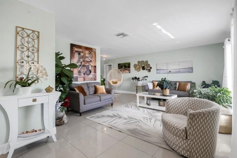 Villa ou maison à vendre à Tamarac, Floride: 3 chambres, 156.26 m2 № 2085160 - photo 7