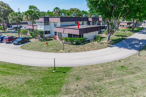 Condo in Royal Palm Beach, Florida, 1 bedroom  № 1119935 - photo 1