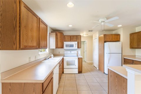 House in Kissimmee, Florida 4 bedrooms, 224.64 sq.m. № 1843379 - photo 10