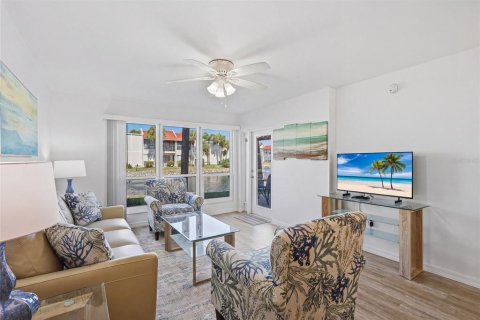Condo in Bradenton Beach, Florida, 1 bedroom  № 2208777 - photo 10