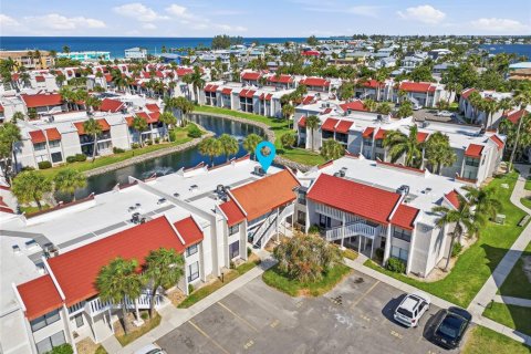 Condo in Bradenton Beach, Florida, 1 bedroom  № 2208777 - photo 30