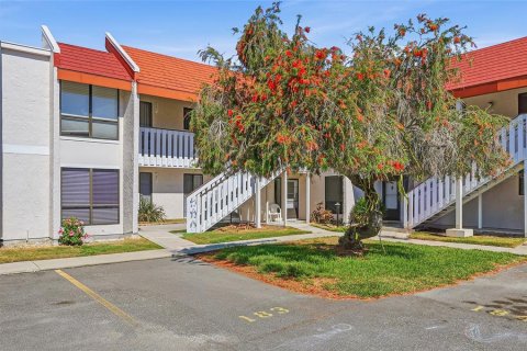 Condo in Bradenton Beach, Florida, 1 bedroom  № 2208777 - photo 29