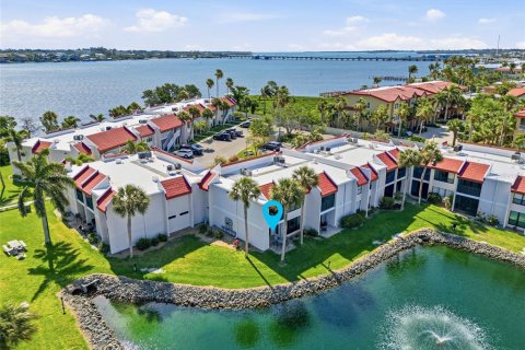 Condo in Bradenton Beach, Florida, 1 bedroom  № 2208777 - photo 22