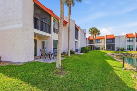 Condo in Bradenton Beach, Florida, 1 bedroom  № 2208777 - photo 18