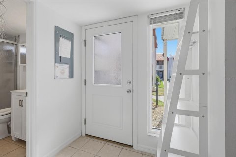 Condo in Bradenton Beach, Florida, 1 bedroom  № 2208777 - photo 3