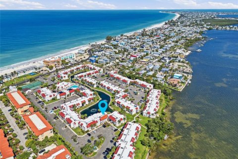 Condo in Bradenton Beach, Florida, 1 bedroom  № 2208777 - photo 25