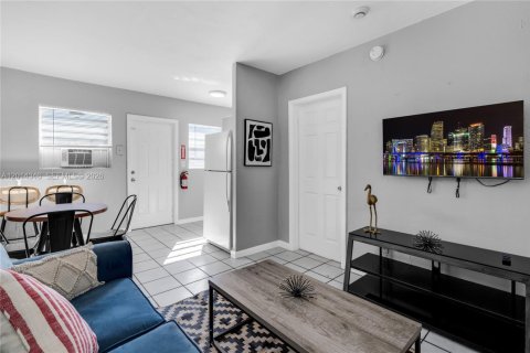 Villa ou maison à louer à Dania Beach, Floride: 1 chambre, 65.03 m2 № 2076452 - photo 3