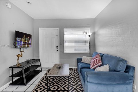 Villa ou maison à louer à Dania Beach, Floride: 1 chambre, 65.03 m2 № 2076452 - photo 8