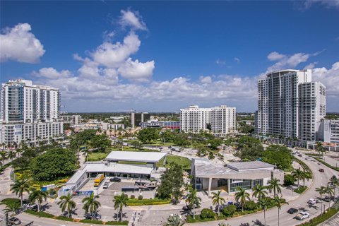 Copropriété à vendre à Hollywood, Floride: 1 chambre, 81.38 m2 № 1799512 - photo 1