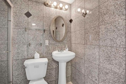 Copropriété à vendre à Hollywood, Floride: 1 chambre, 81.38 m2 № 1799512 - photo 2