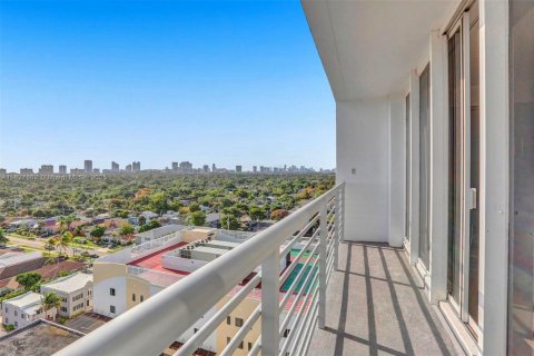 Copropriété à vendre à Hollywood, Floride: 1 chambre, 81.38 m2 № 1799512 - photo 16