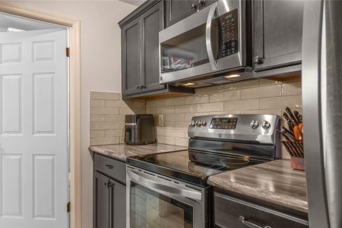 Condo in Hernando, Florida, 2 bedrooms  № 2106291 - photo 11