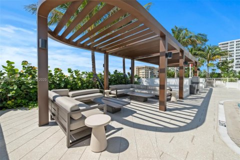 Condo in Pompano Beach, Florida, 3 bedrooms  № 1991708 - photo 12