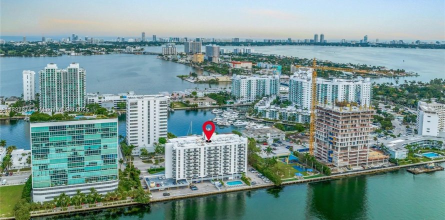 Condo in North Bay Village, Florida, 1 bedroom  № 1784155