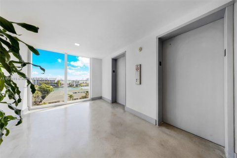 Condo in North Bay Village, Florida, 1 bedroom  № 1784155 - photo 28