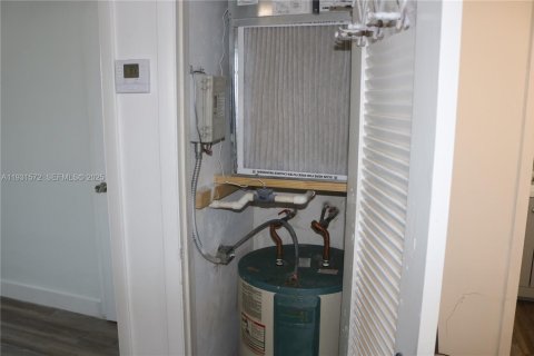 Copropriété à vendre à Miami, Floride: 1 chambre, 83.43 m2 № 1990316 - photo 26