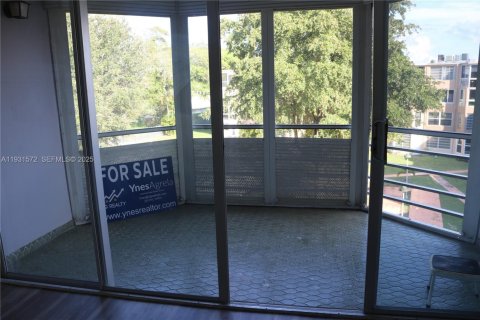 Copropriété à vendre à Miami, Floride: 1 chambre, 83.43 m2 № 1990316 - photo 11