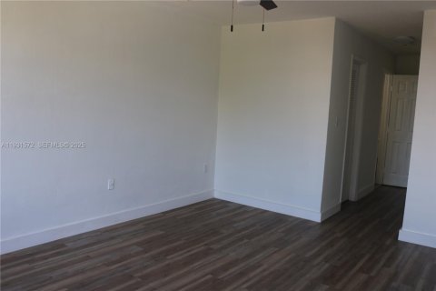 Copropriété à vendre à Miami, Floride: 1 chambre, 83.43 m2 № 1990316 - photo 17