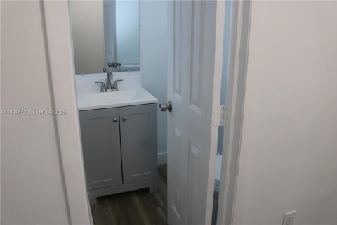 Copropriété à vendre à Miami, Floride: 1 chambre, 83.43 m2 № 1990316 - photo 25