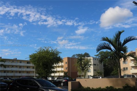 Copropriété à vendre à Miami, Floride: 1 chambre, 83.43 m2 № 1990316 - photo 3