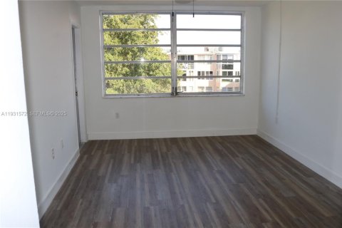 Copropriété à vendre à Miami, Floride: 1 chambre, 83.43 m2 № 1990316 - photo 18