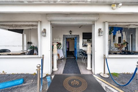 Commercial property in Miami, Florida № 1790125 - photo 10