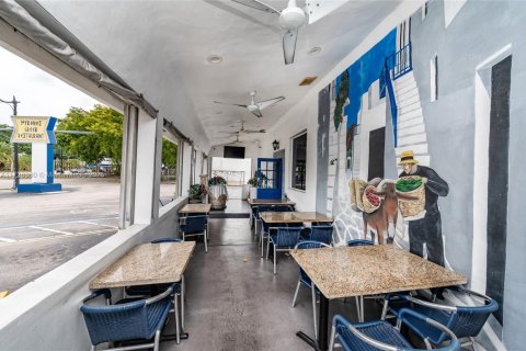 Commercial property in Miami, Florida № 1790125 - photo 9