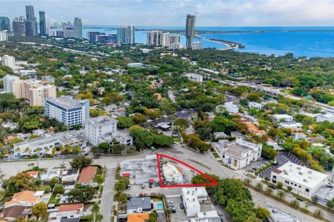 Commercial property in Miami, Florida № 1790125 - photo 4