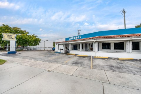 Commercial property in Miami, Florida № 1790125 - photo 7