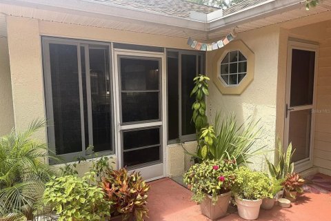 Villa ou maison à louer à Ocala, Floride: 2 chambres, 100.24 m2 № 2430829 - photo 3