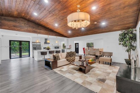 House in Davie, Florida 4 bedrooms, 297.75 sq.m. № 2027516 - photo 3