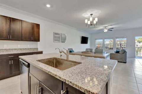 Touwnhouse à louer à Tampa, Floride: 4 chambres, 192.96 m2 № 2408240 - photo 4