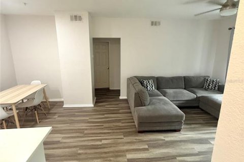 Condominio en venta en Temple Terrace, Florida, 2 dormitorios, 103.59 m2 № 1888694 - foto 5