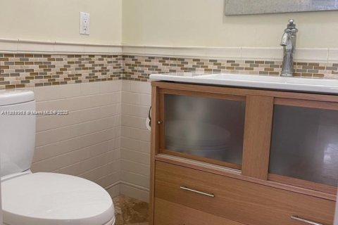 Купить виллу или дом в Хайалиа, Флорида 5 спален, 291.16м2, № 1957977 - фото 8