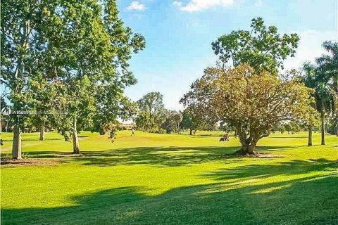 Купить виллу или дом в Хайалиа, Флорида 5 спален, 291.16м2, № 1957977 - фото 11