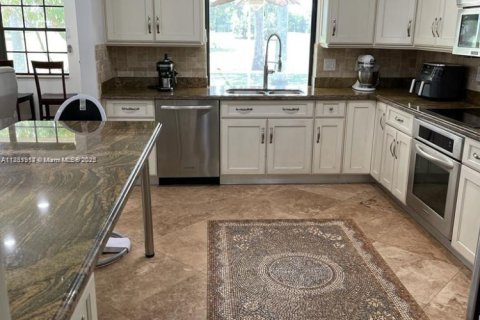 Купить виллу или дом в Хайалиа, Флорида 5 спален, 291.16м2, № 1957977 - фото 7