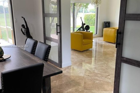 Купить виллу или дом в Хайалиа, Флорида 5 спален, 291.16м2, № 1957977 - фото 12