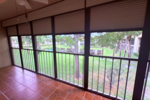 Condo in Lake Worth, Florida, 2 bedrooms  № 2245532 - photo 15