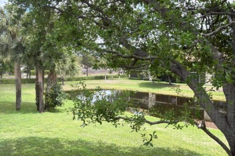 Condo in Lake Worth, Florida, 2 bedrooms  № 2245532 - photo 4