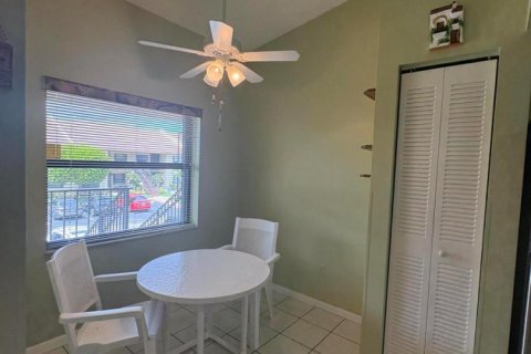 Condo in Lake Worth, Florida, 2 bedrooms  № 2245532 - photo 10