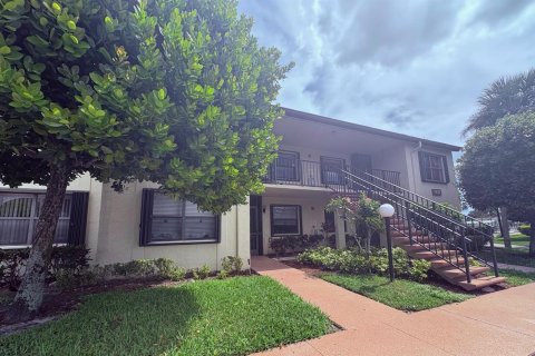 Condo in Lake Worth, Florida, 2 bedrooms  № 2245532 - photo 2
