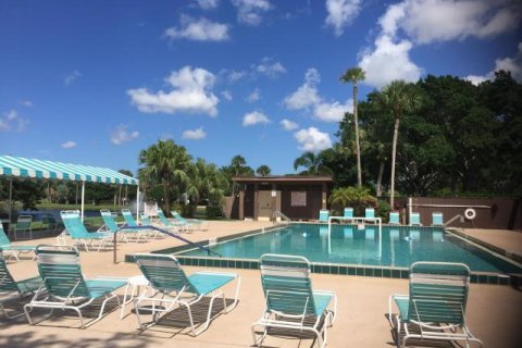 Condo in Lake Worth, Florida, 2 bedrooms  № 2245532 - photo 19