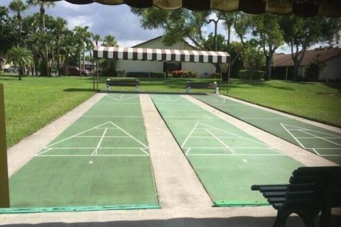Condo in Lake Worth, Florida, 2 bedrooms  № 2245532 - photo 21