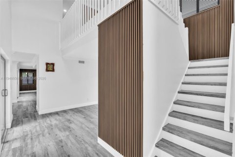 Casa en venta en Hialeah, Florida, 4 dormitorios, 249.91 m2 № 2002895 - foto 22